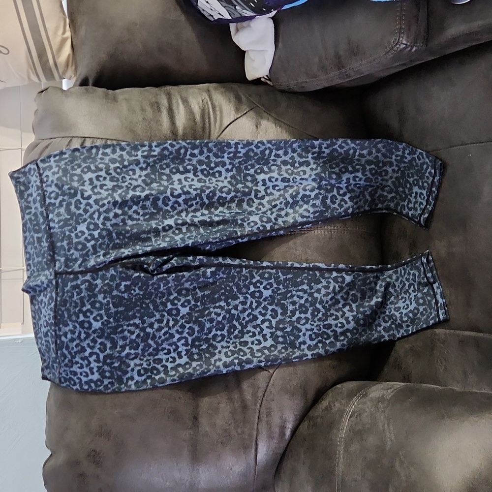Zyia Active Black and Blue Cheetah Print Leggings Gently Used Size 16-18